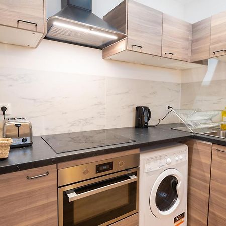 Appartement Coeur De Ville - Au Calme - Wifi - Four, Lave-Seche Linge Pau Bagian luar foto
