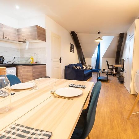 Appartement Coeur De Ville - Au Calme - Wifi - Four, Lave-Seche Linge Pau Bagian luar foto