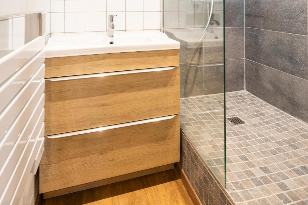 Appartement Coeur De Ville - Au Calme - Wifi - Four, Lave-Seche Linge Pau Bagian luar foto