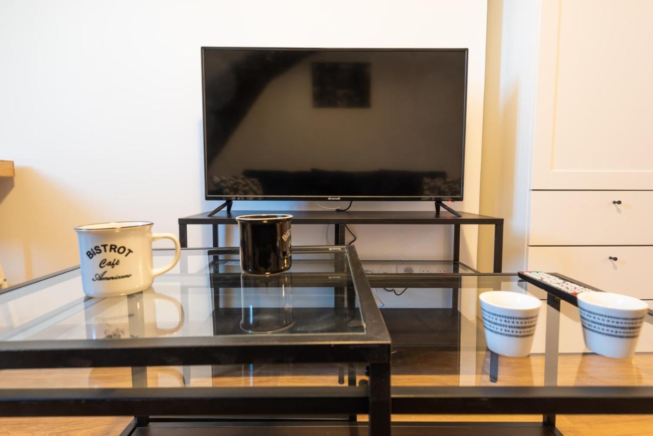 Appartement Coeur De Ville - Au Calme - Wifi - Four, Lave-Seche Linge Pau Bagian luar foto