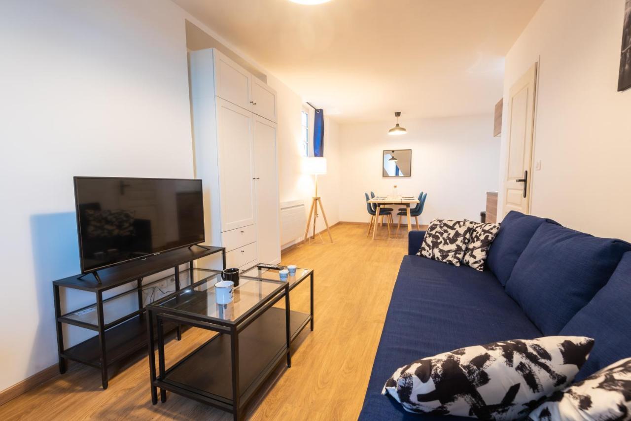 Appartement Coeur De Ville - Au Calme - Wifi - Four, Lave-Seche Linge Pau Bagian luar foto