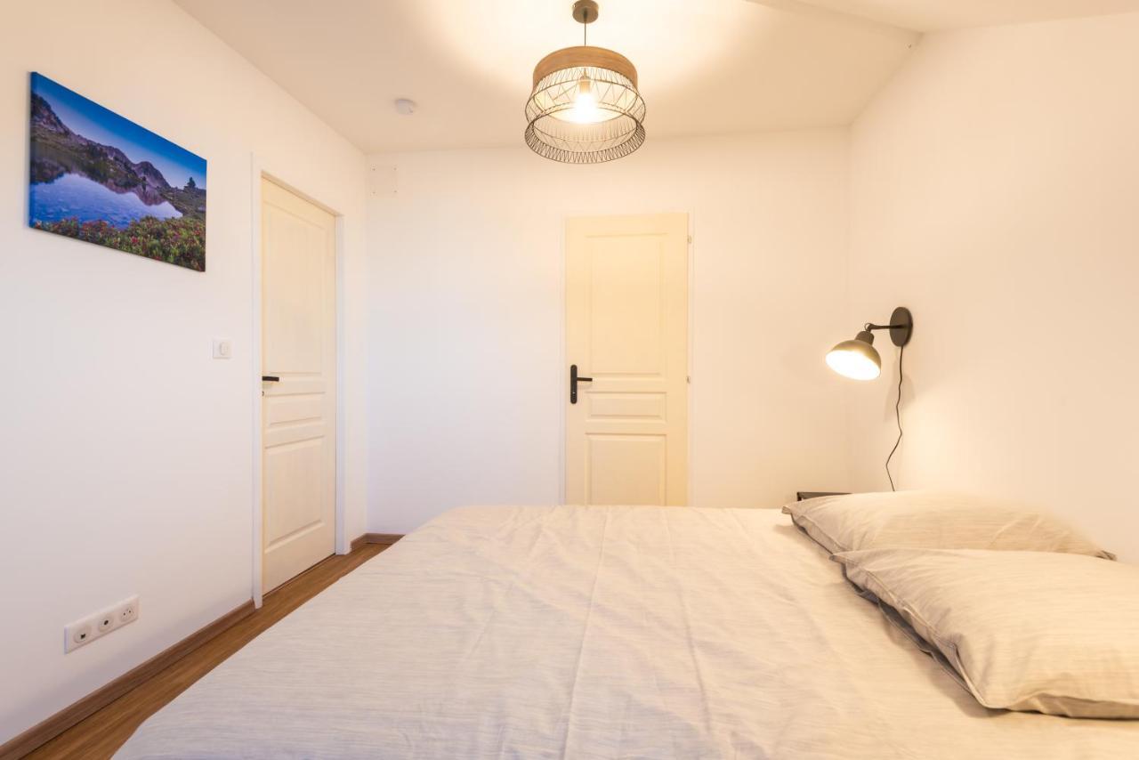 Appartement Coeur De Ville - Au Calme - Wifi - Four, Lave-Seche Linge Pau Bagian luar foto