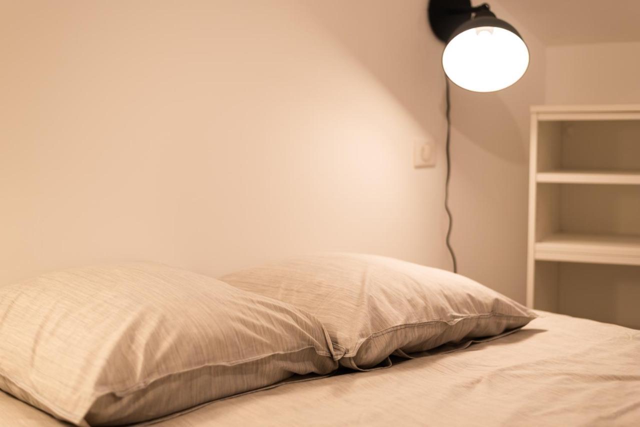 Appartement Coeur De Ville - Au Calme - Wifi - Four, Lave-Seche Linge Pau Bagian luar foto