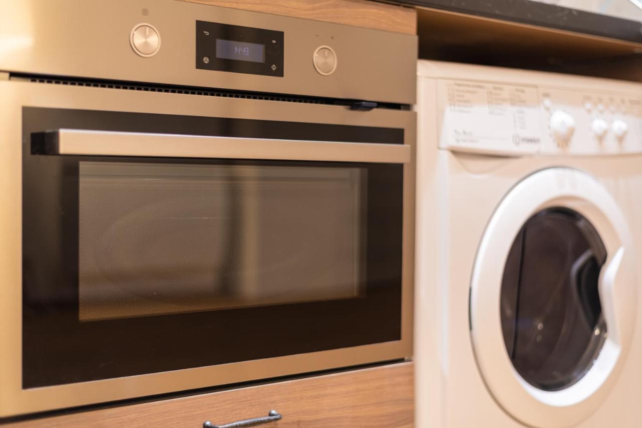 Appartement Coeur De Ville - Au Calme - Wifi - Four, Lave-Seche Linge Pau Bagian luar foto
