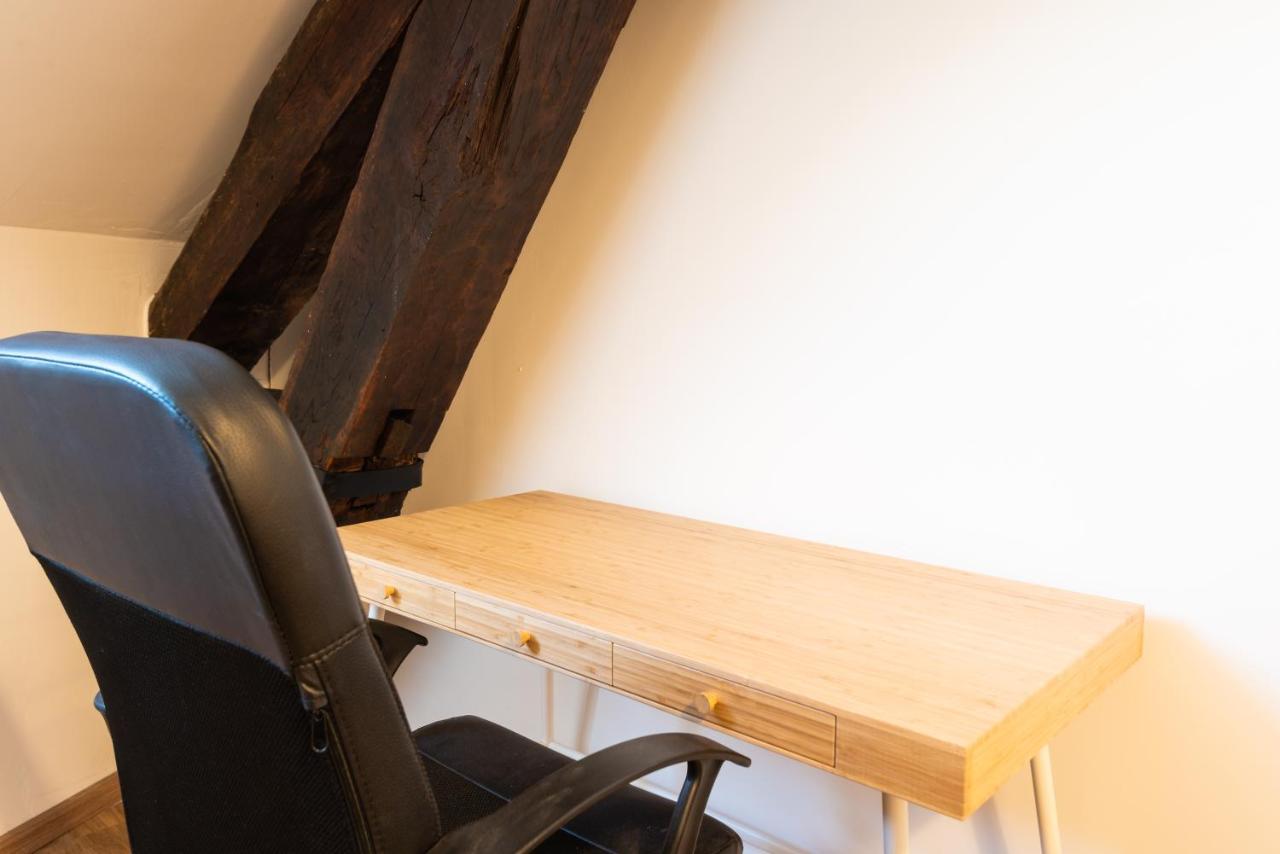 Appartement Coeur De Ville - Au Calme - Wifi - Four, Lave-Seche Linge Pau Bagian luar foto